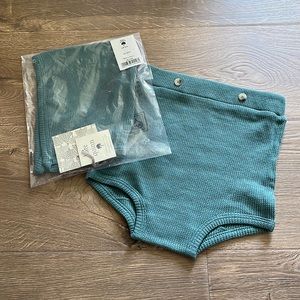 Kate Quinn thermal sea pine set! Elf hat and bloomers.